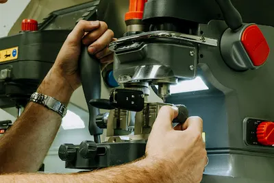 Dorabianie, kodowanie Kluczy - Paweł Korczyk (automotive locksmith)